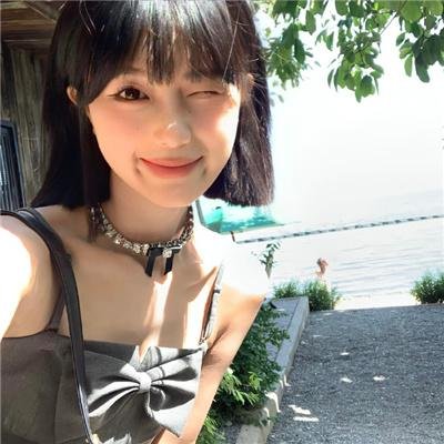 我们在黑夜中相拥